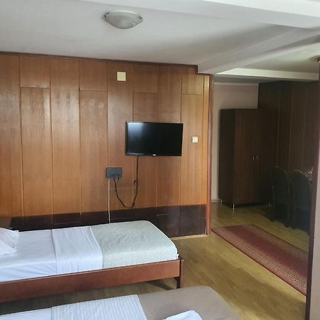 Guest House Vila Bor Novi Sad Eksteriør bilde